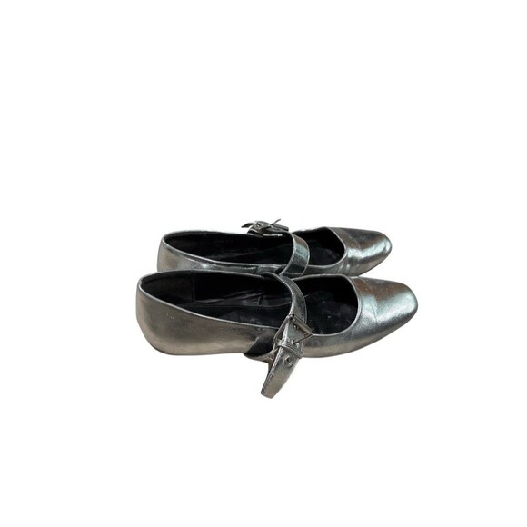 DV Dolce Vita Mellie Flats Big Buckle Silver  Holiday Christmas Sz 8.5 New Years - Picture 2 of 4